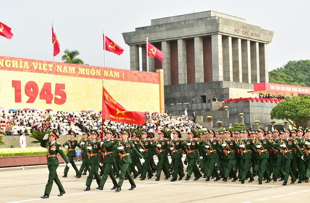Tham gia diễu binh, diễu hành được hưởng chế độ - Ảnh tư liệu minh họa/ Nguồn Tạp chí Người Hà Nội dieu-binh-2-9.jpg