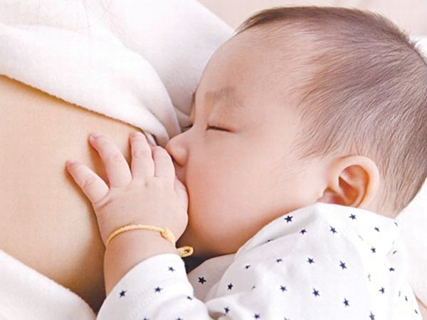 Đảm bảo việc hỗ trợ nuôi con bằng sữa mẹ cho tất cả các bà mẹ - Ảnh minh họa sua-me.jpg