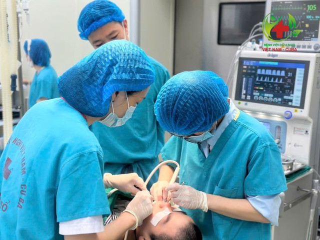 Điều trị răng cho bệnh nhi - Ảnh BVCC rang-1-9712.jpg