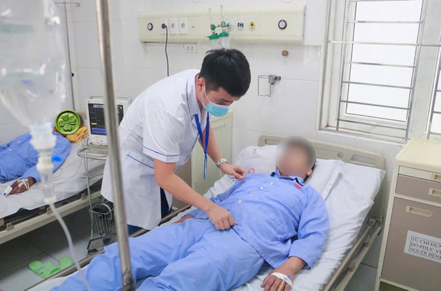 Thăm khám cho bệnh nhân - Ảnh BVCC ve-sau-2.jpg