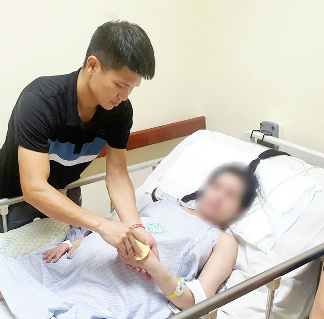 Người chồng luôn yêu thương đồng hành cùng hai mẹ con - Ảnh bVCC bao-benh-4.jpg