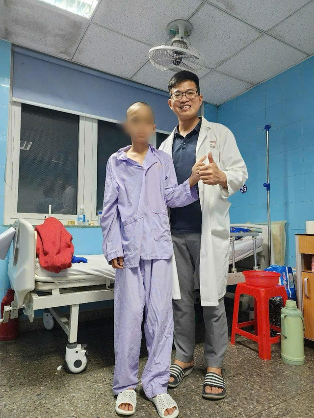 Bệnh nhi được xuất viện với tình trạng phục hồi gần như hoàn toàn về ý thức và vận động - Ảnh BVCC 2-lan-mo-nao.jpg