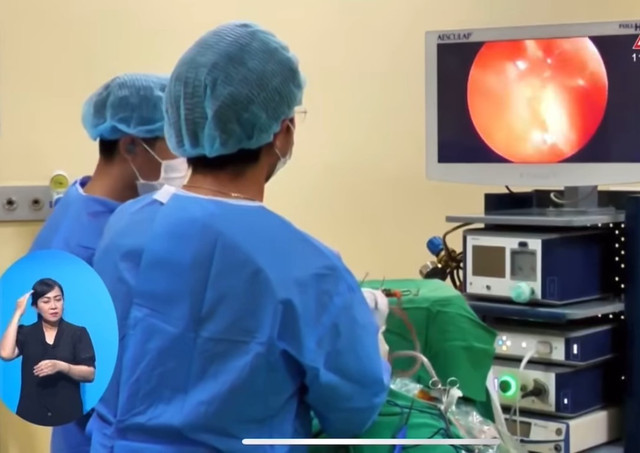 Nội soi đường mũi cắt u tuyến yên cho bệnh nhân - Ảnh BVCC u-tuyen-yen.jpg