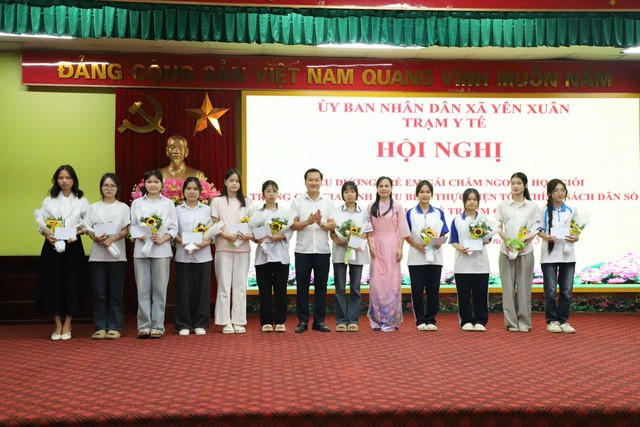 Xã Yên Xuân biểu dương trẻ em gái chăm ngoan, học giỏi xa-yen-xuan.jpg