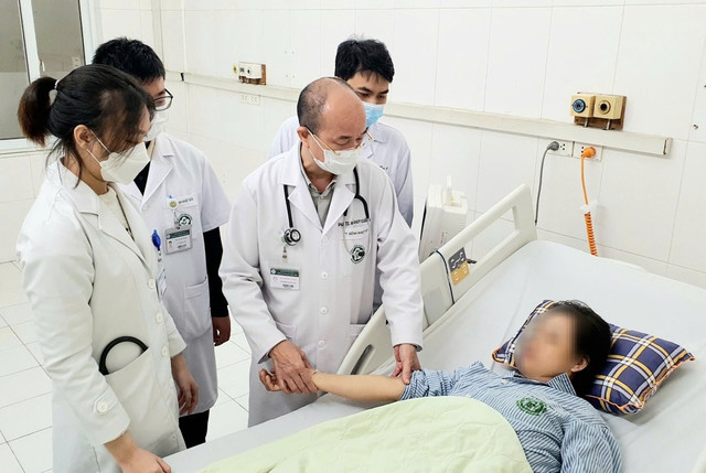 Ca bệnh viêm màng não do não mô cầu được chữa khỏi thành công tại Viện Y học Nhiệt đới - Bệnh viện Bạch Mai - Ảnh BVCC nao-mo-cau.jpg