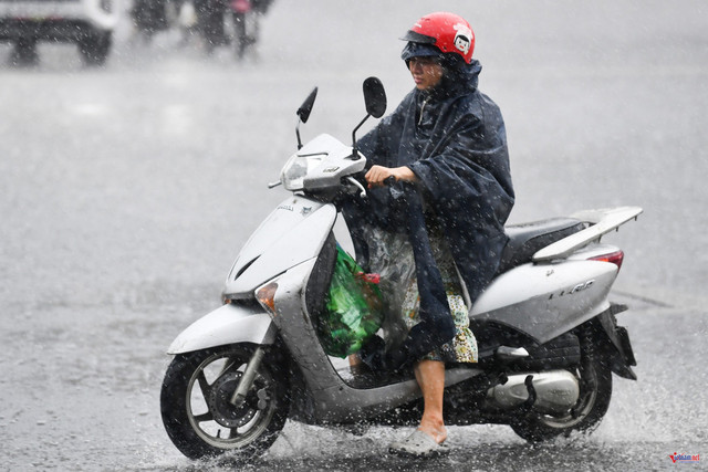Miền Bắc tiếp tục mưa lớn, chủ yếu vào chiều tối. Ảnh minh họa: Hoàng Minh w-mua-to-hoang-minh-4-2961.jpg
