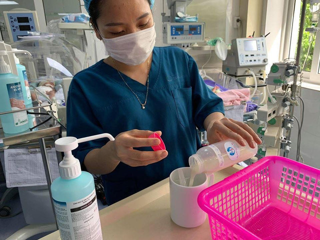 Chắt chiu từng giọt sữa mẹ để chăm sóc trẻ sinh non - Ảnh BVCC sua-me-3.jpg