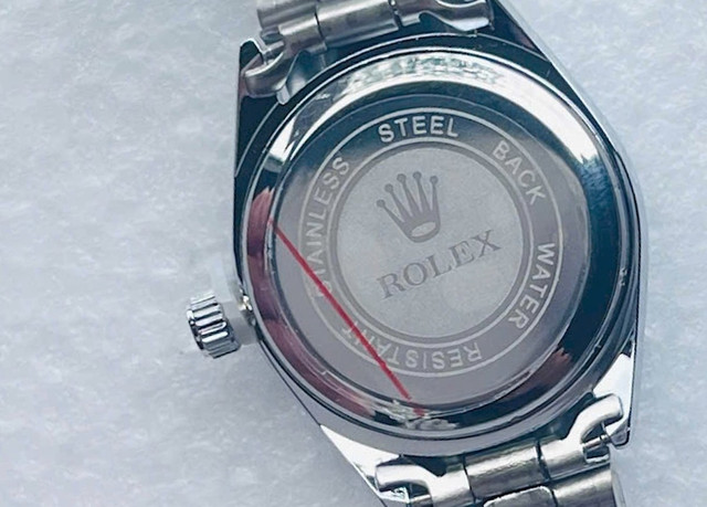 Hình ảnh về đồng hồ giả nhãn hiệu Rolex - Ảnh: Hải quan cung cấp dong-ho-85431.png