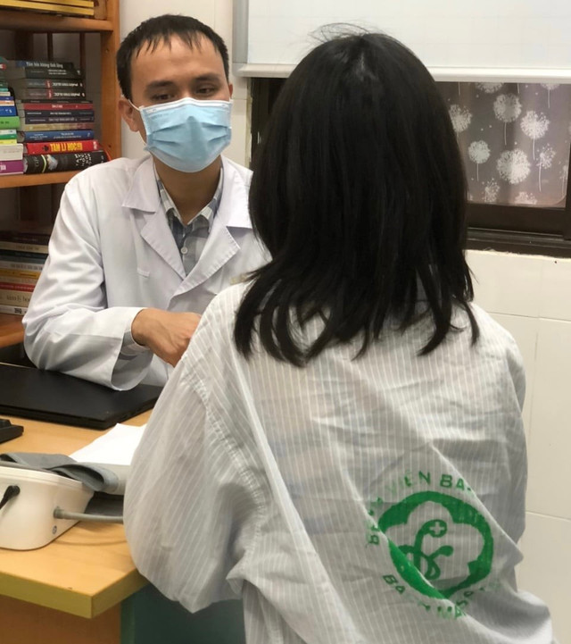 Thăm khám cho bệnh nhân tại Bệnh viện Bạch Mai - Ảnh BVCC anh-2-1.jpg