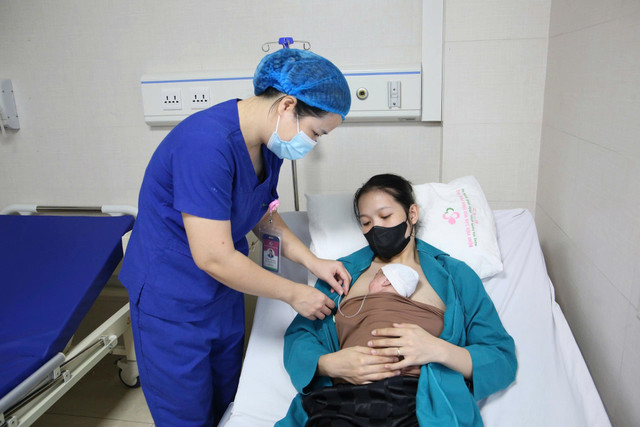 Liệu pháp kagaroo cho trẻ - Ảnh BVCC 550g4.jpg