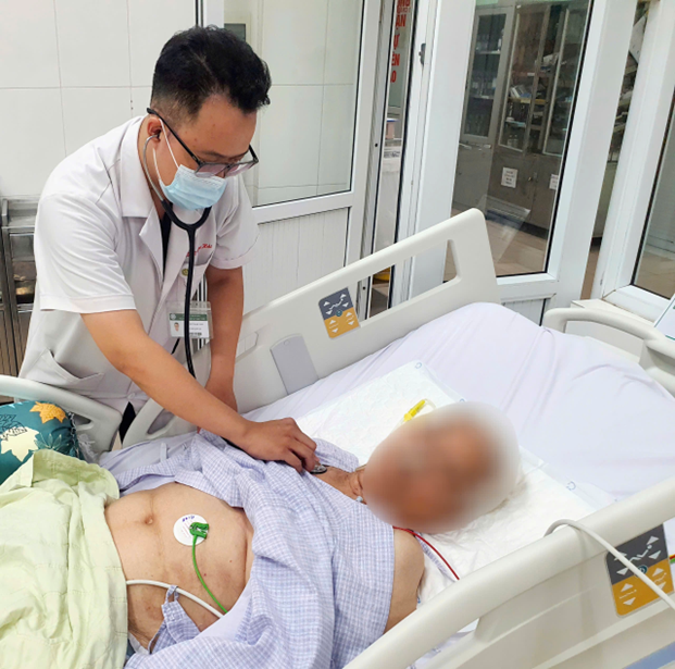 Cụ bà 90 tuổi bị uốn ván do cành cây đâm vào tay - Ảnh BVCC canh-cay-tay.png