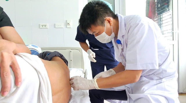 Chọc tủy xác định viêm màng não ở người bệnh - Ảnh BVCC viem-nao-2.jpg