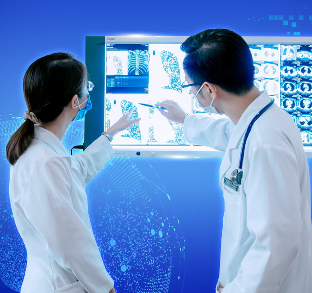 Hội chẩn nút mạch cầm máu cho bệnh nhân - Ảnh BVCC dau-lung-lao.jpg