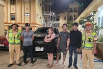  Tài xế xe bán tải đánh người sau va chạm