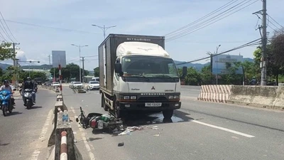 Khánh Hòa: Va chạm với xe tải, hành khách xe ôm công nghệ tử vong thương tâm