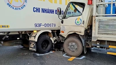 Đồng Tháp: Tai nạn xe tải tại ngã tư Đồng Tâm gây ùn tắc kéo dài