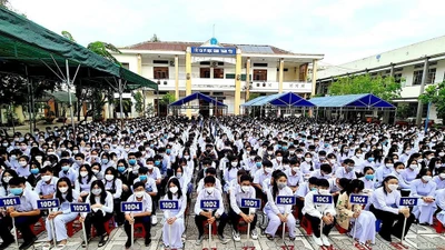 TPHCM chốt lịch năm học mới: Học sinh lớp 1, 9, 12 tựu trường sớm