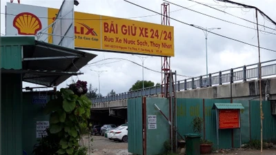 TPHCM kiên quyết xử lý bãi xe trái phép dưới gầm cầu 