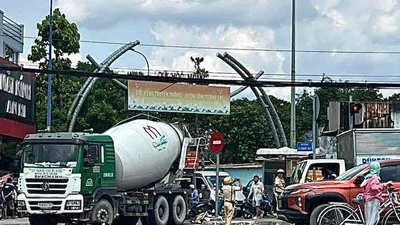 TP HCM: Xe bồn va chạm xe máy, người phụ nữ tử vong trên đường Lê Thị Hà
