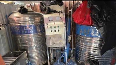 TP HCM: Triệt phá xưởng “nước máy đội lốt thương hiệu nổi tiếng”