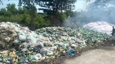 An Giang: Giám đốc công ty bị khởi tố vì đổ trộm chất thải