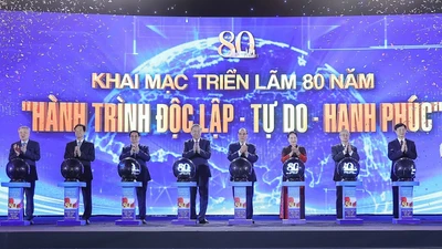Tổng Bí thư, Thủ tướng dự khai mạc triển lãm 80 năm thành tựu đất nước