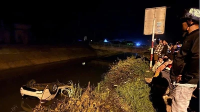 Đắk Lắk: Tài xế tử nạn sau khi ô tô lao xuống mương