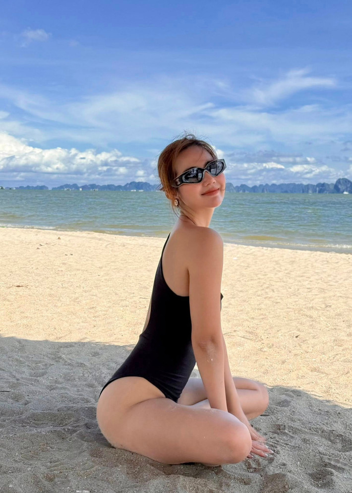 Nhiều người nhận xét Phan Minh Huyền có body đẹp không tỳ vết, đáng ghen tỵ. Số đo ba vòng hiện tại của cô là 81-59-89 cm. Ảnh: FB Phan Minh Huyền