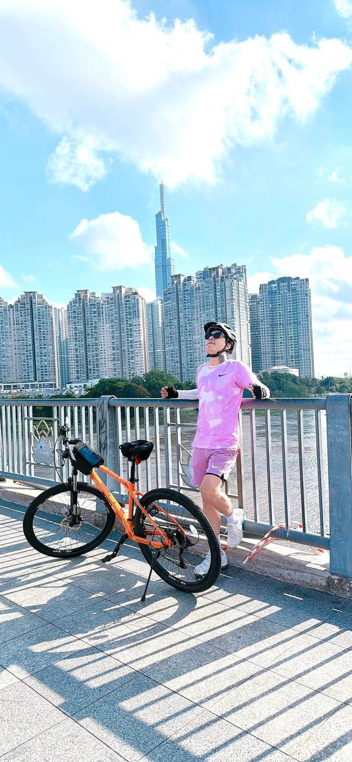 Tuấn Hưng chăm chỉ đạp xe. Ảnh: FB Tuan Hung Nguyen