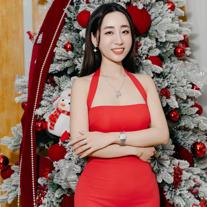 Nhiều người nhận xét rằng Thùy Anh không thua kém bất kỳ người mẫu chuyên nghiệp nào về phong thái và ngoại hình. Ảnh: FB Nguyễn Thuỳ Anh