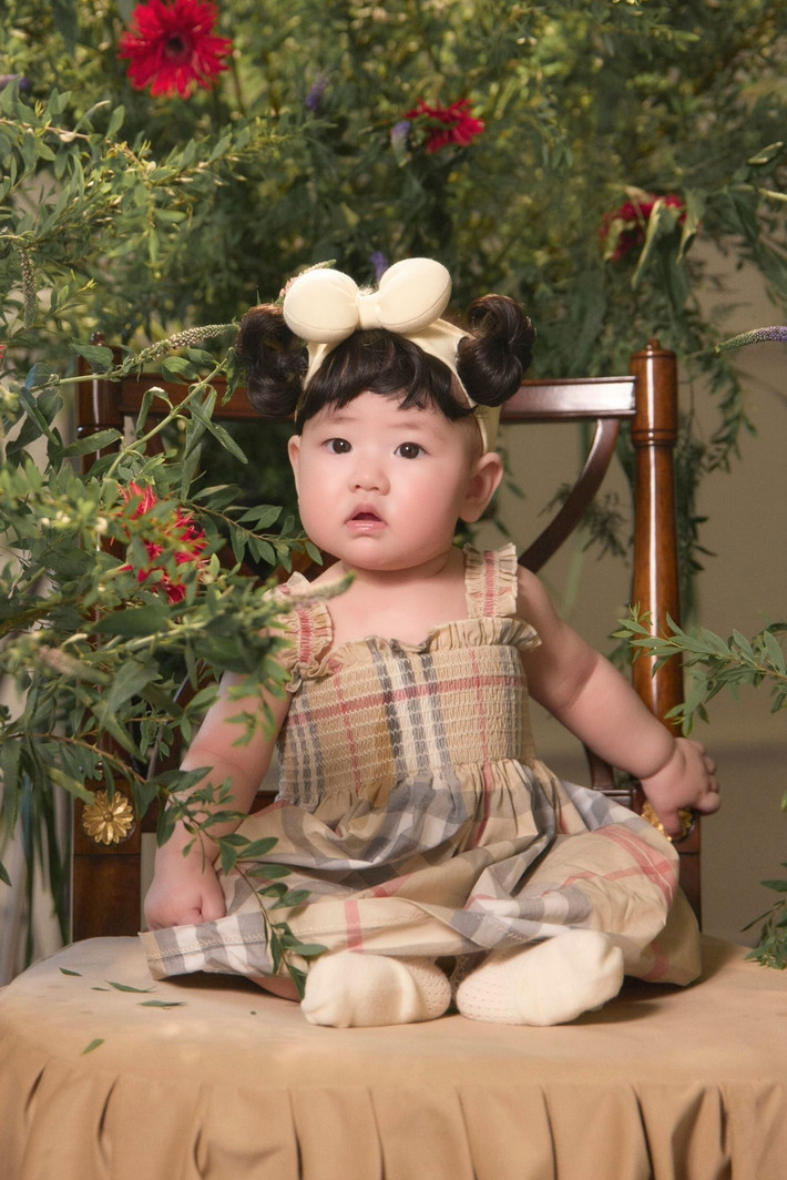 Sau 6 năm về chung nhà, tổ ấm của vợ chồng Tú Anh và thiếu gia Phạm Gia Lộc viên mãn khi có "đủ nếp, đủ tẻ". Ảnh: FB Duong Tu Anh
