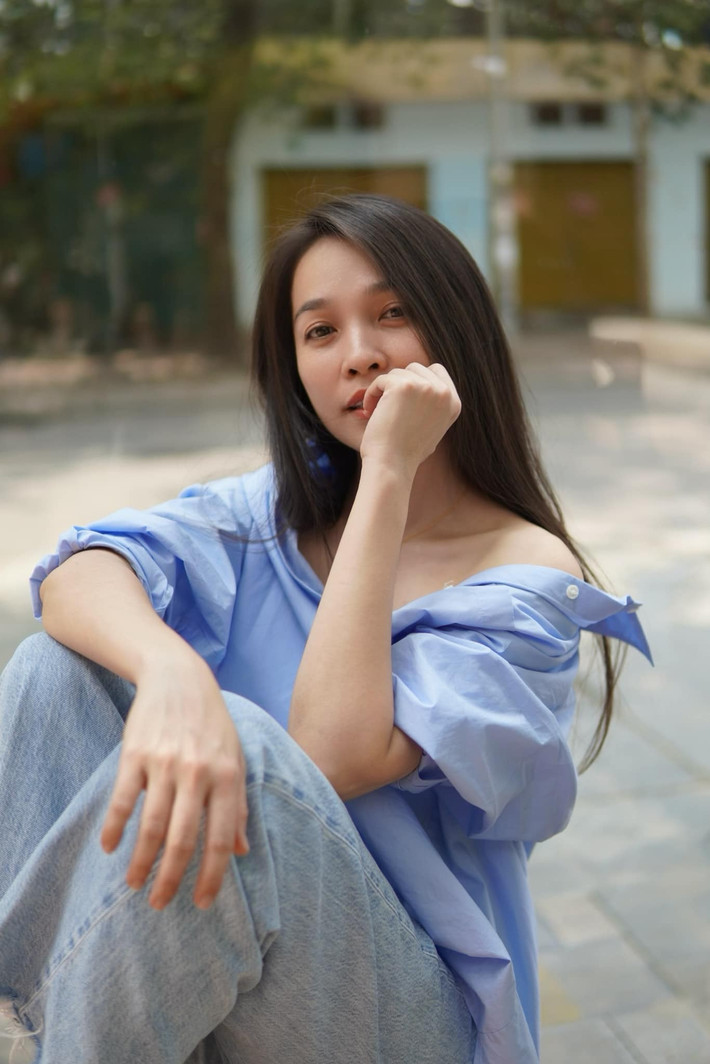 Sự trẻ trung của Hiền Thục không chỉ đến từ việc lựa chọn trang phục mà còn nằm ở tinh thần lạc quan, yêu đời mà cô luôn thể hiện. Ảnh: FB Nguyễn Thị Hiền Thục
