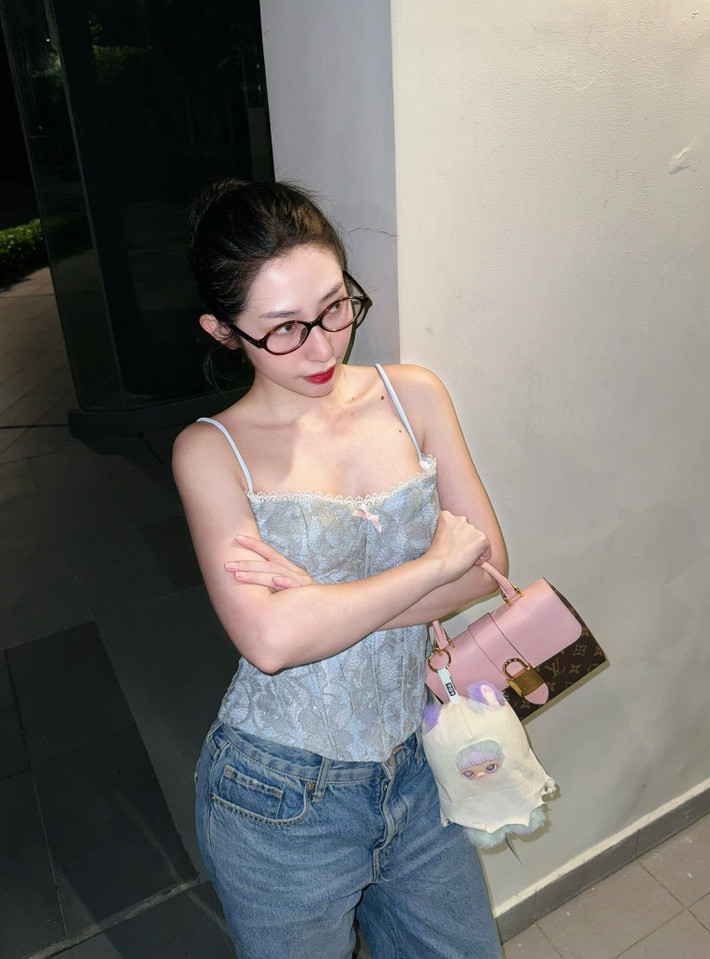 Những năm trở lại đây, Khổng Tú Quỳnh không có nhiều sản phẩm âm nhạc mới. Ảnh: FB Khổng Tú Quỳnh