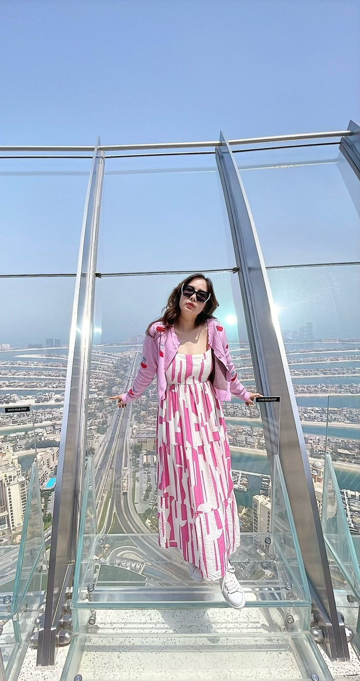 Nhiều người nhận xét cô trông không khác gì thuở đôi mươi, thậm chí còn rạng ngời hơn xưa. Ảnh: FB Duy-uyen Nguyen