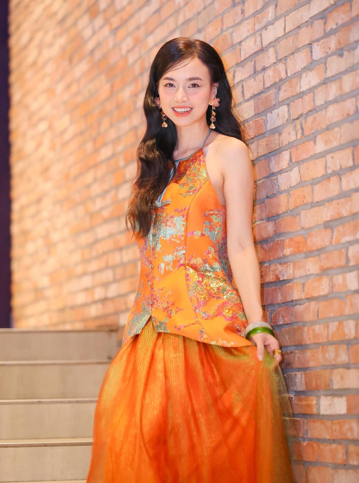 Trên mạng xã hội, nữ diễn viên thường xuyên chia sẻ hình ảnh đời thường nhẹ nhàng, không phô trương nhưng vẫn toát lên sự viên mãn, hạnh phúc. Ảnh: FB Dinh Ngoc Diep