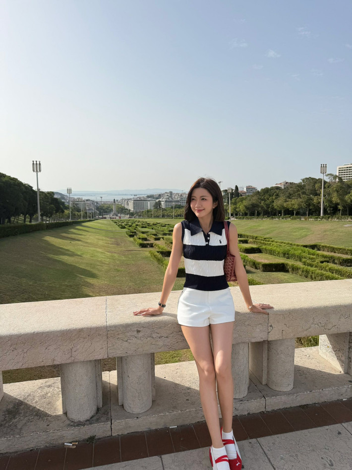 Diễn viên Ngọc Huyền check in ở Bồ Đào Nha. Ảnh: FB Nguyễn Ngọc Huyền