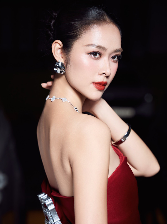 Cô cho biết bản thân luôn chú trọng chế độ ăn uống, tập luyện và giữ tinh thần tích cực để duy trì phong độ sắc vóc.