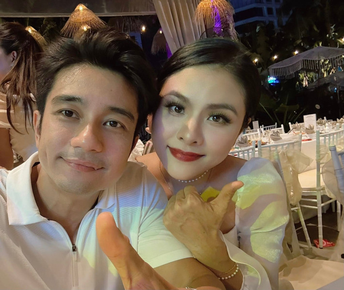 Chia sẻ về cuộc sống hôn nhân, Vân Trang cho biết ông xã thấu hiểu những hy sinh của vợ nên luôn yêu thương và tôn trọng cô.