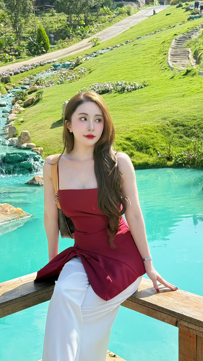 Không ít khán giả bày tỏ sự ngưỡng mộ trước màn “lột xác” ấn tượng, đồng thời dành lời khen ngợi cho nỗ lực chăm sóc sắc vóc của nữ diễn viên.