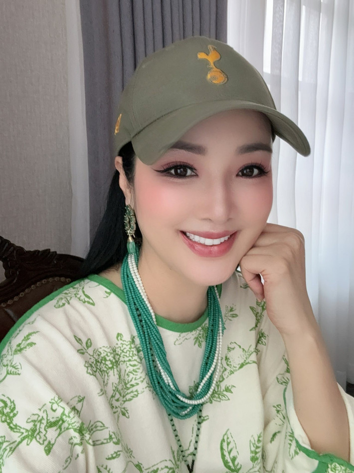 Hoa hậu 7X từng nhiều lần kể kỷ niệm "dở khóc dở cười" vì nhan sắc trẻ trung khó tin.