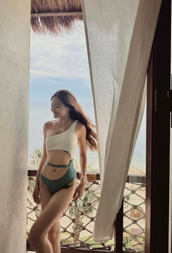 Thuỳ Anh chào hè bằng loạt ảnh diện bikini nóng bỏng. Ảnh: FB Thuỳ Anh