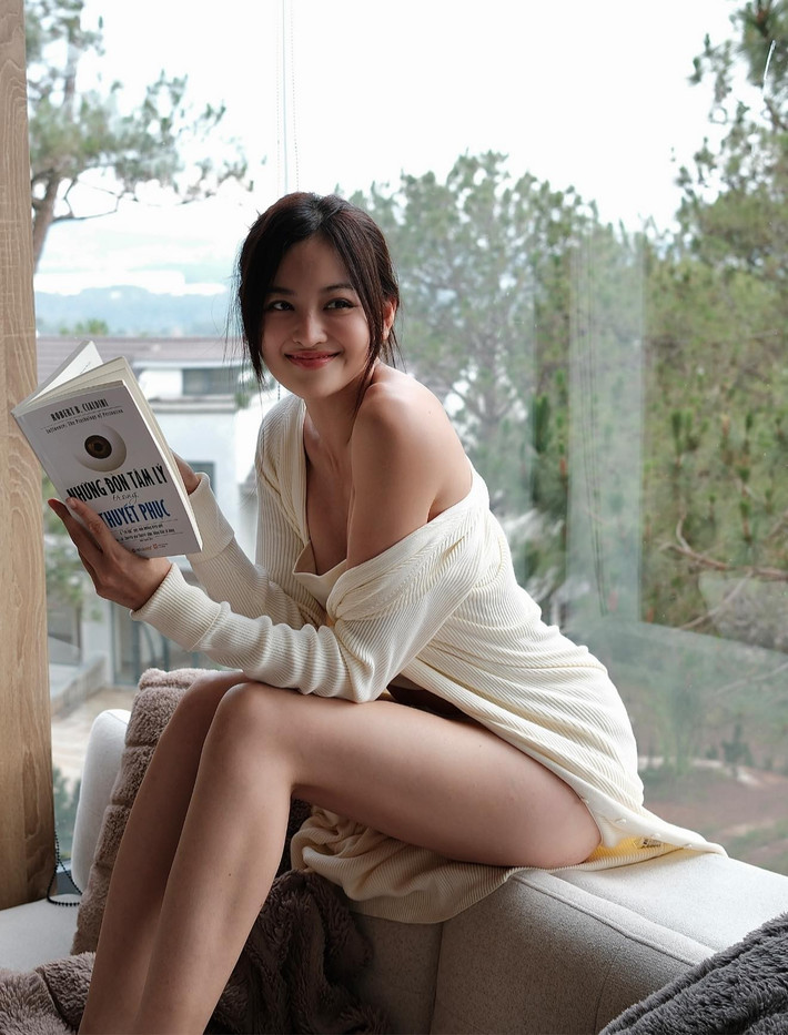 Về chuyện tình cảm, Thùy Anh cho biết cô hiện vẫn độc thân. Ảnh: FB Thuỳ Anh