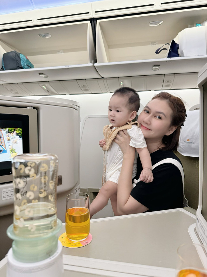 Diễn viên Hương Giang hiếm hoi cho quý tử lên sóng. Ảnh: FB Nguyễn Hương Giang