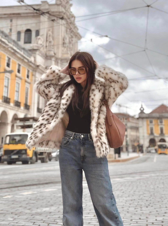 Mỗi lần đăng tải hình ảnh đời thường hay trong những chuyến du lịch cùng gia đình, cô đều khiến người hâm mộ ngỡ ngàng trước diện mạo xinh đẹp ngày càng “lên hương”. Ảnh: FB Phương Anh Lê