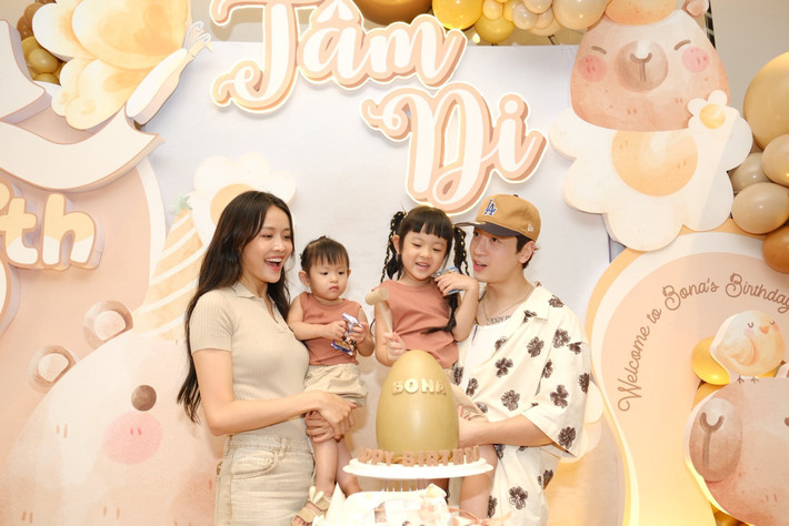 Trương Mỹ Nhân và Phí Ngọc Hưng tổ chức sinh nhật cho con gái Bona. Ảnh: FB Trương Mỹ Nhân