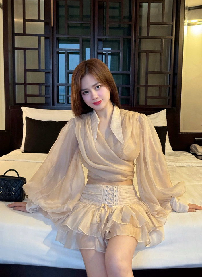 Bên cạnh việc tập trung cho các sản phẩm âm nhạc, Dương Hoàng Yến còn tích cực xuất hiện ở các sự kiện, tham gia gameshow.