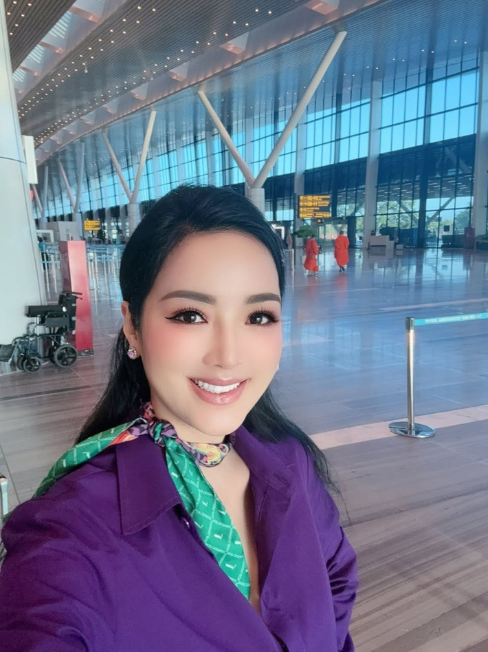 Hoa hậu Giáng My khoe outfit trẻ trung, tươi tắn như nữ tiếp viên hàng không. Ảnh: FB Giang My Nguyen
