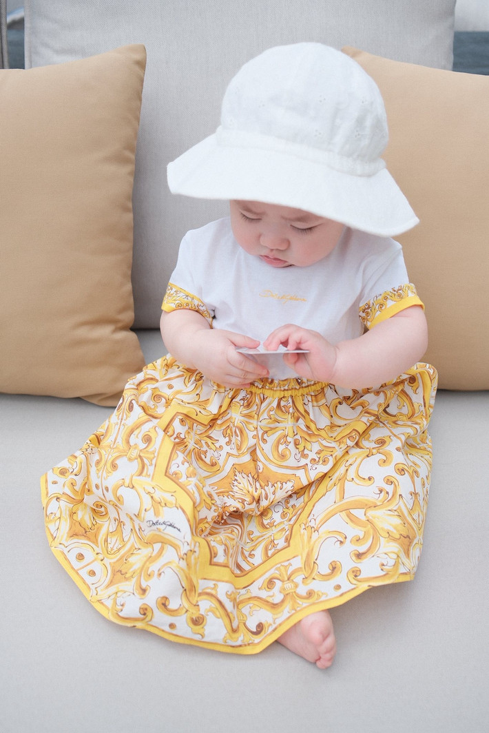 Bé gái nhà Á hậu có vẻ ngoài đáng yêu, đôi mắt to tròn, được nhận xét là "bản sao nhí" của mẹ. Ảnh: FB Duong Tu Anh