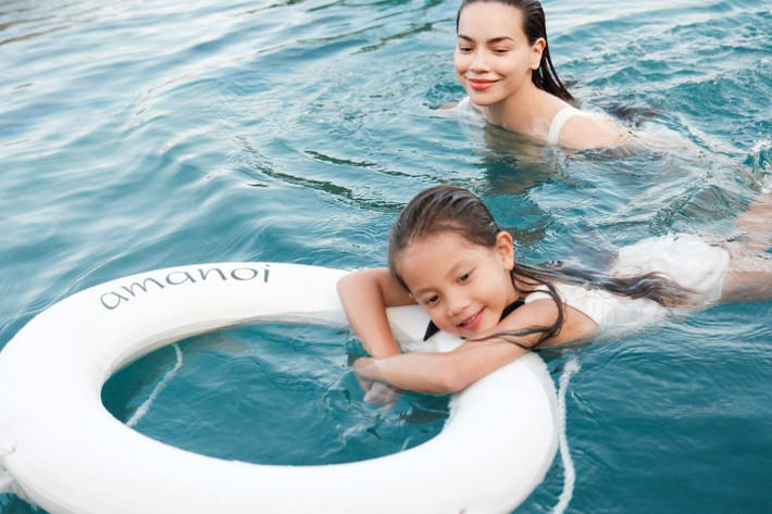 Không chỉ vậy, biểu cảm của Lisa trong những bức ảnh cũng vô cùng chuyên nghiệp. Ảnh: FB Ho Ngoc Ha
