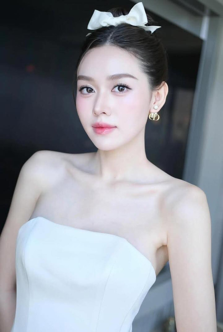 Ít hoạt động nghệ thuật nhưng Tường San vẫn được khán giả quan tâm bởi nhan sắc ngày càng thăng hạng và cuộc sống viên mãn sau khi lấy chồng, sinh con. Ảnh: FB Nguyễn Tường San